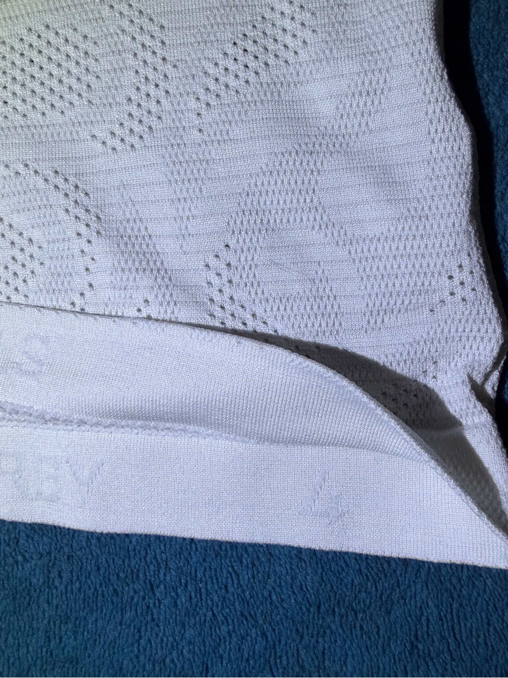 Lululemon Swiftly Tech Short Sleeve waist Length  Paisley
White Tee Women’s 4 - Picture 11 of 13